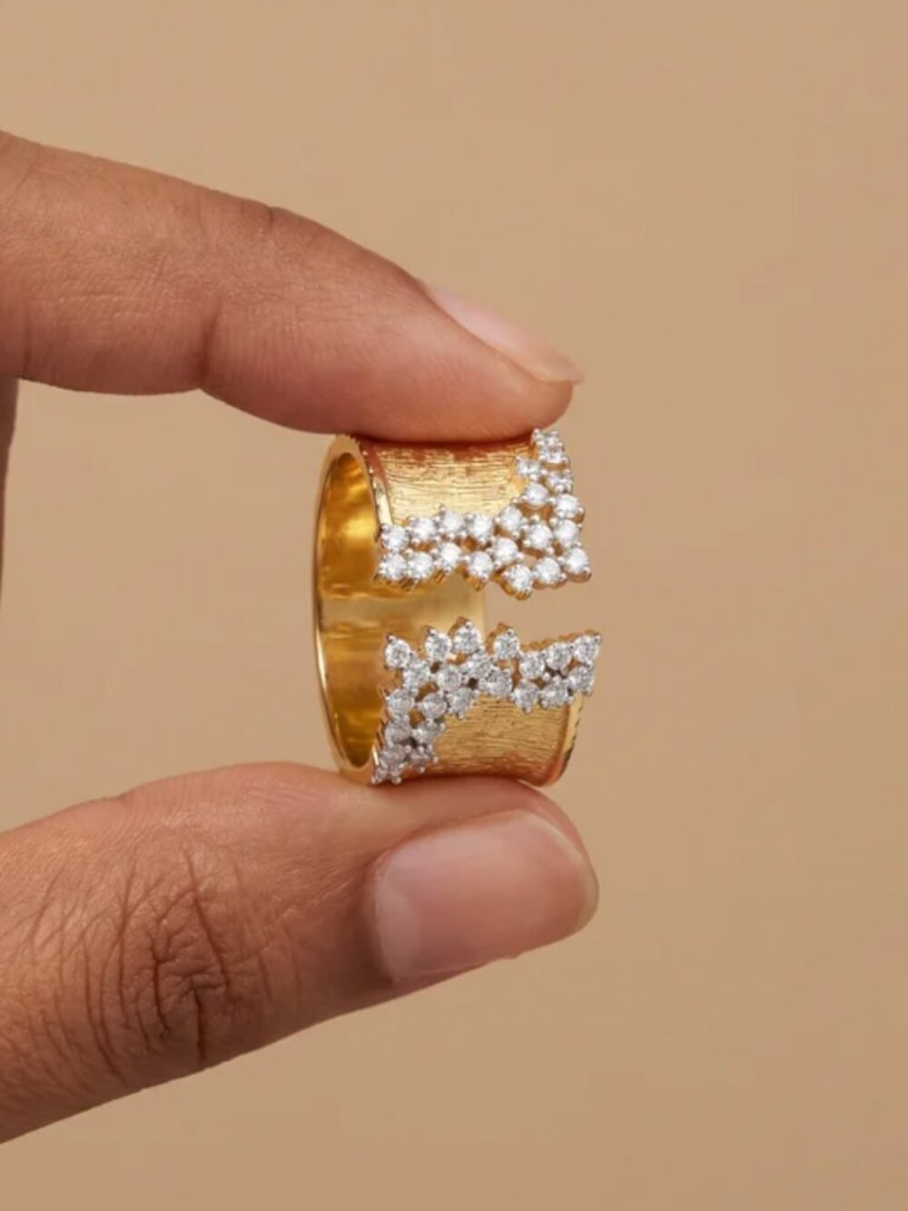 NEW 18k Yellow Gold Textured Diamond Ring Band Wide Ring Gold Statement Ring